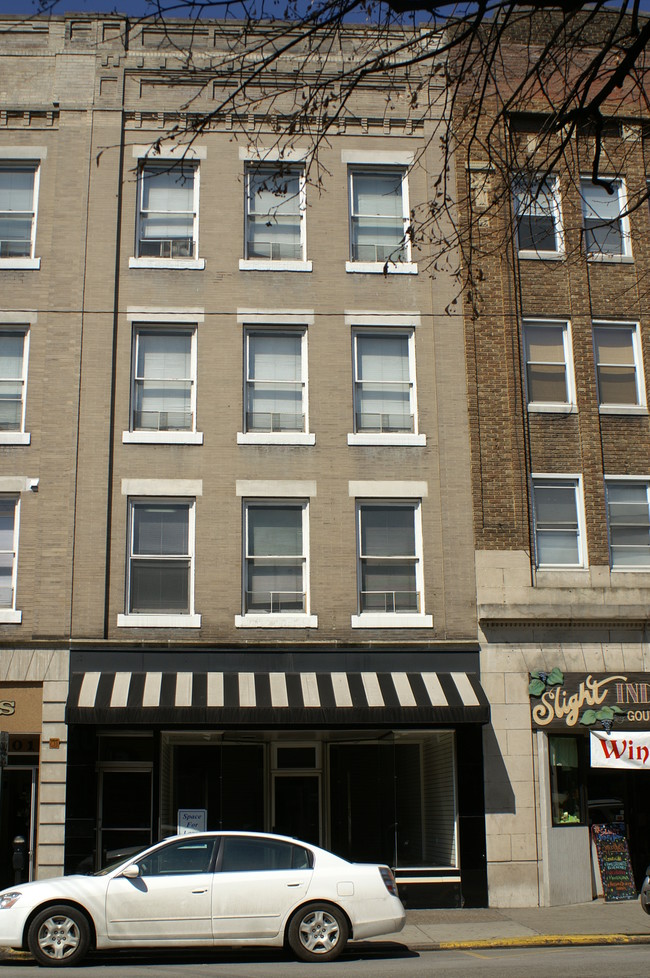 Brown Apartments in Morgantown, WV - Building Photo - Building Photo