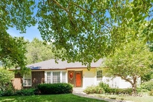 2700 NE 69th St in Kansas City, MO - Building Photo