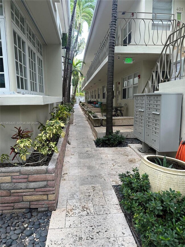 1340 Drexel Ave in Miami Beach, FL - Building Photo - Building Photo