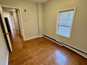 27 Florence St, Unit 1L in Providence, RI - Foto de edificio - Building Photo