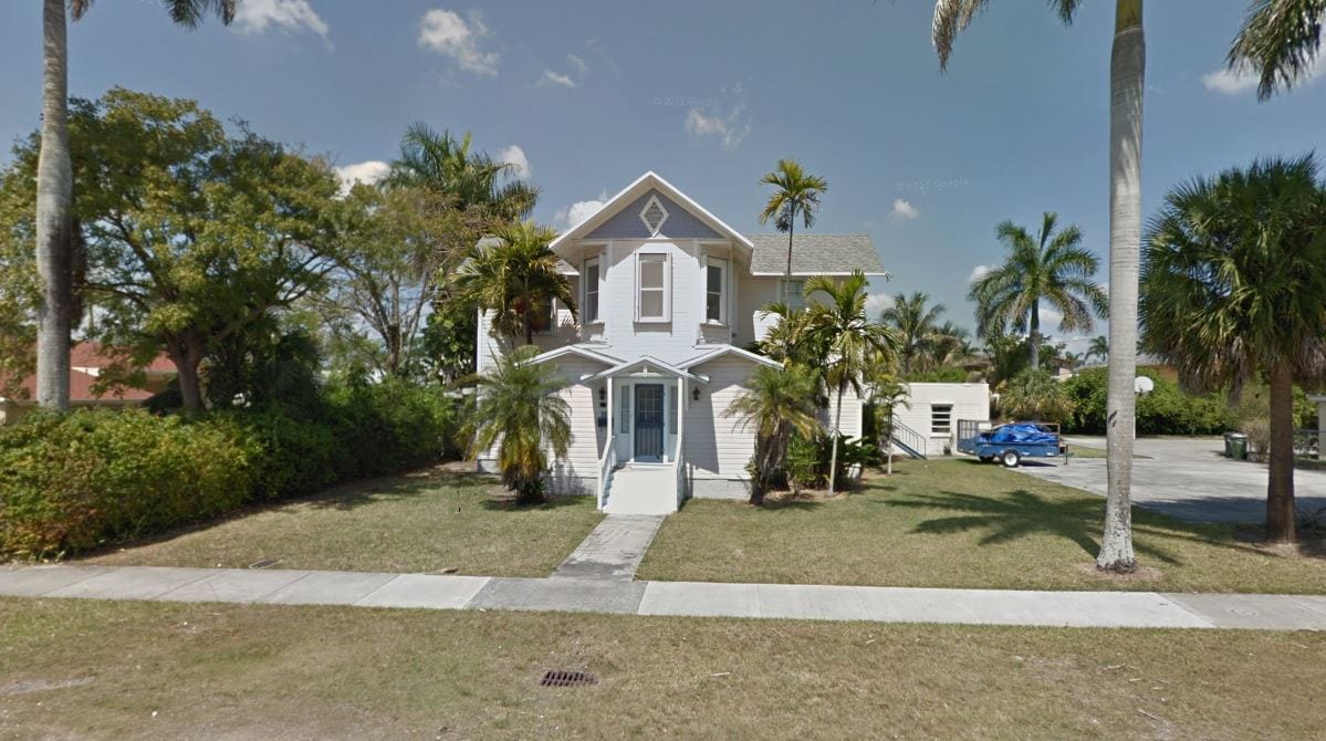 25 NE 12th St in Homestead, FL - Foto de edificio