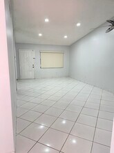15157 SW 95th Ln in Miami, FL - Building Photo - Building Photo