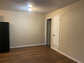 619 Arbor Ln in Lancaster, TX - Building Photo - Building Photo