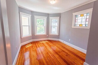 23 Kelly Rd, Unit 1 in Cambridge, MA - Foto de edificio - Building Photo