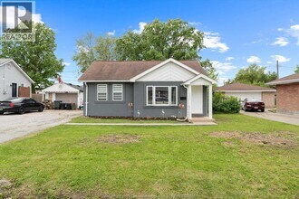 3357 Bliss Rd in Windsor, ON - Building Photo - Building Photo