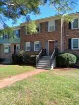 812 Cambridge Rd in Blacksburg, VA - Building Photo