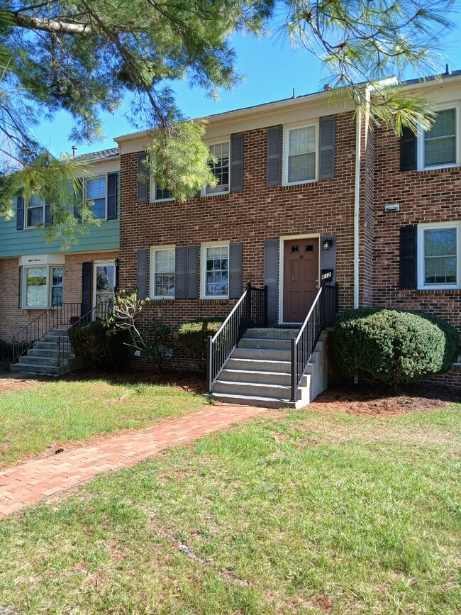 property at 812 Cambridge Rd