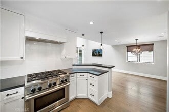 3510 3rd Ave in Newport Beach, CA - Building Photo - Building Photo