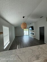 286 Main St in Atlantic Beach, FL - Foto de edificio - Building Photo