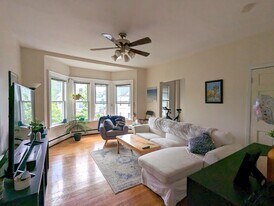 15 Howe St, Unit 2 in Somerville, MA - Building Photo
