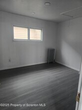 834 E Scott St in Olyphant, PA - Building Photo - Building Photo