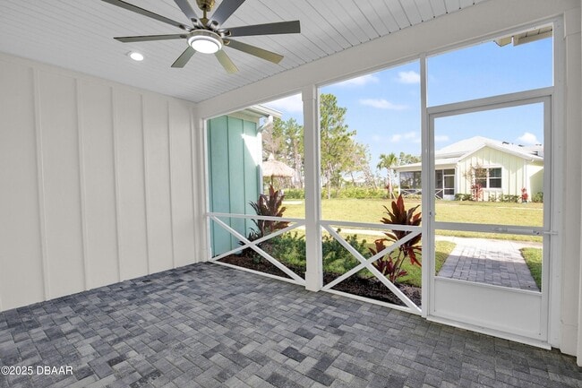 207 Hang Loose Wy in Daytona Beach, FL - Foto de edificio - Building Photo