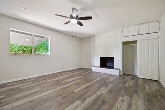 2215 Hays St in San Antonio, TX - Building Photo - Building Photo