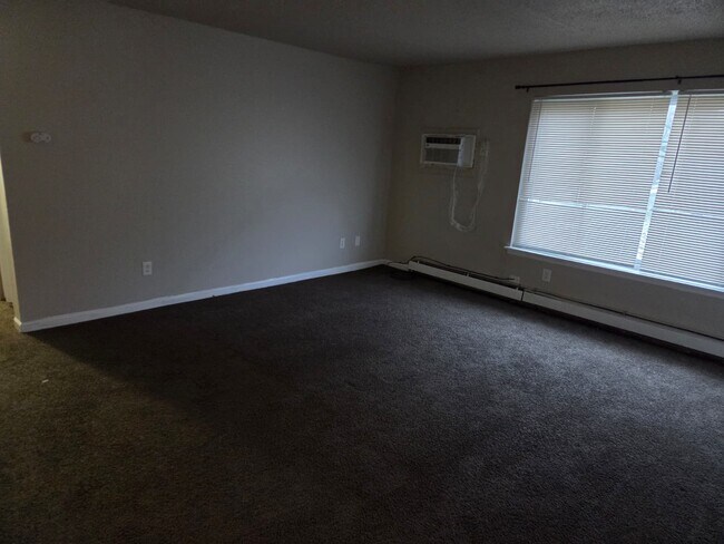 16700 Lahser Rd in Detroit, MI - Building Photo - Building Photo