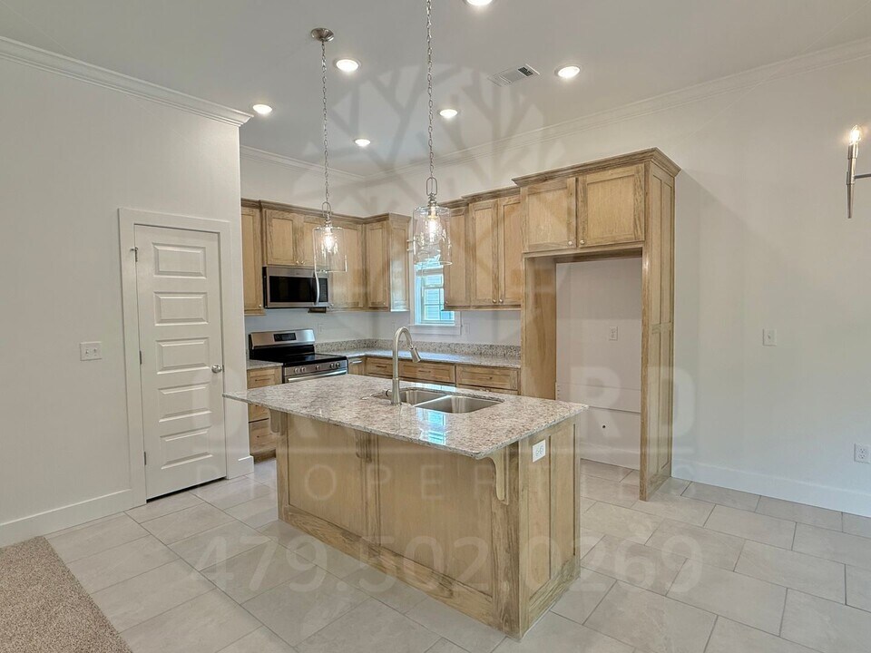34 Birsay Cir in Bella Vista, AR - Building Photo