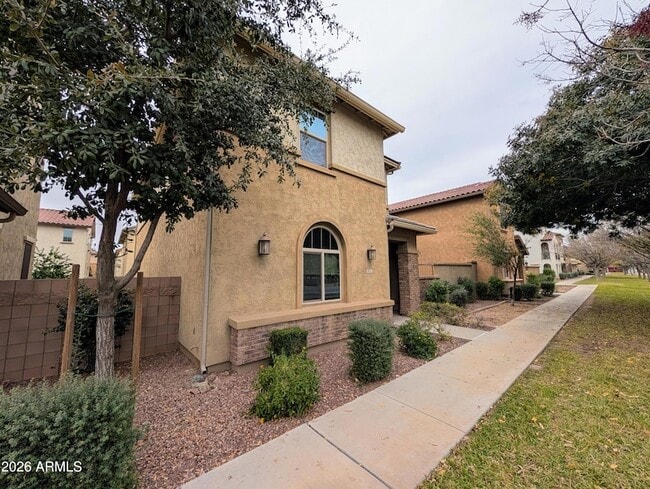 923 S Osborn Ln in Gilbert, AZ - Foto de edificio - Building Photo