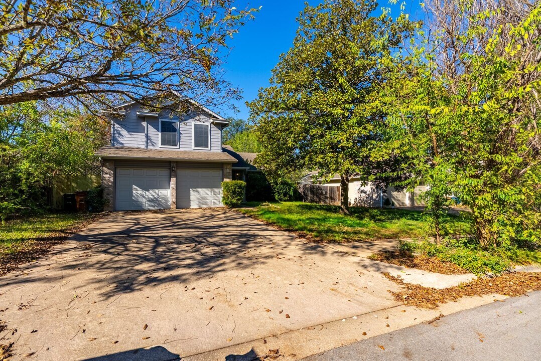 8202 Avocet Dr in Austin, TX - Building Photo