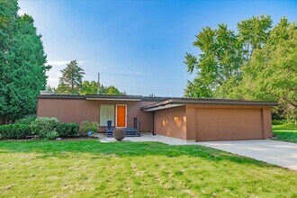5813 Anchorage Ave in Madison, WI - Building Photo - Building Photo