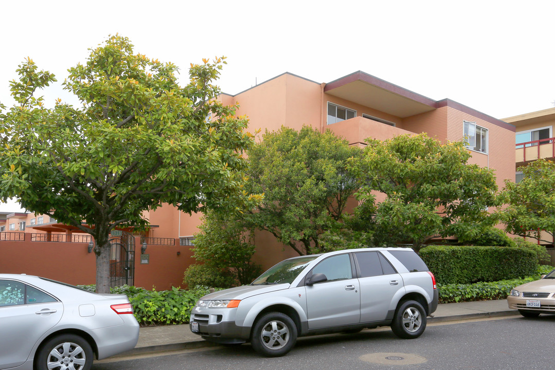 1919 Garden Dr in Burlingame, CA - Building Photo