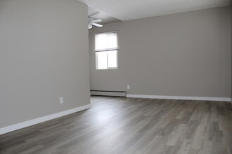 Rosedale Apartments in Edmonton, AB - Building Photo - Interior Photo