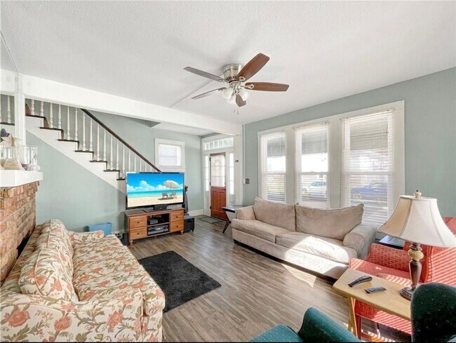 202 S College St in Warrensburg, MO - Building Photo - Building Photo