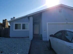 881 Stanford Ave in Oakland, CA - Building Photo - Building Photo