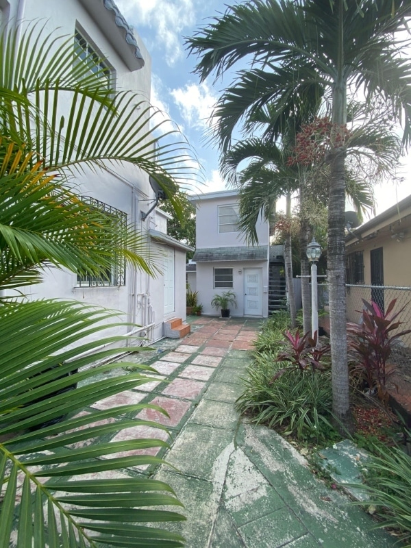1664 SW 9th St in Miami, FL - Building Photo - Building Photo