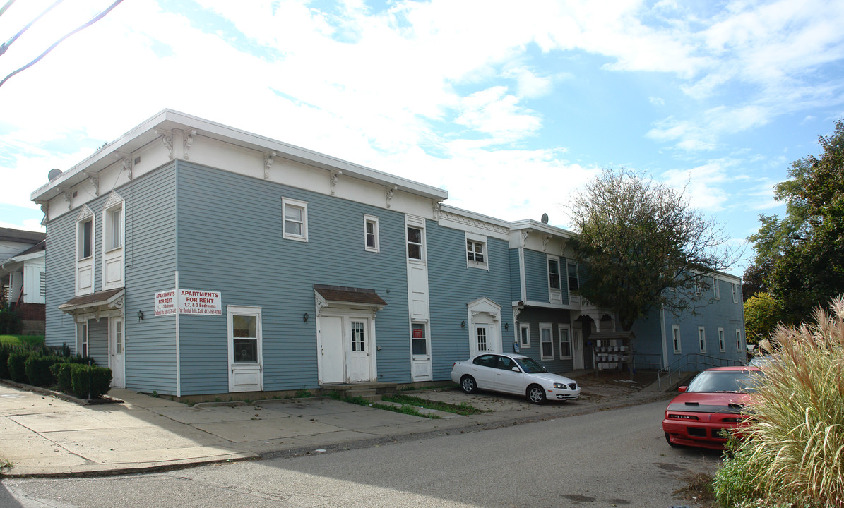 APARTMENTS in Natrona Heights, PA - Building Photo