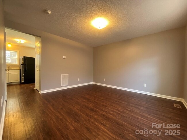 206 W 15th St in Newton, NC - Building Photo - Building Photo