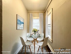 319 Army Blvd in San Antonio, TX - Building Photo - Building Photo