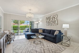 7831 Regal Heron Cir in Naples, FL - Building Photo - Building Photo