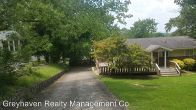 1309 Labrea Dr in Chattanooga, TN - Foto de edificio - Building Photo