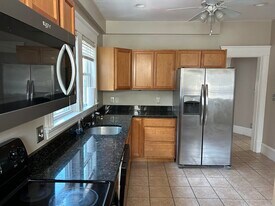 104 W Quincy St, Unit 1 in Somerville, MA - Building Photo