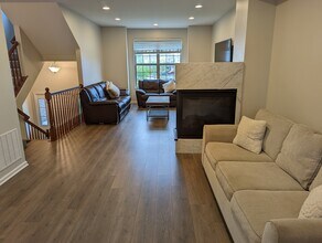 2807 Blakely Ln in Naperville, IL - Building Photo - Building Photo