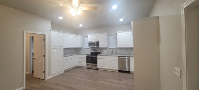 900 N Garfield Ave in Sand Springs, OK - Building Photo - Building Photo