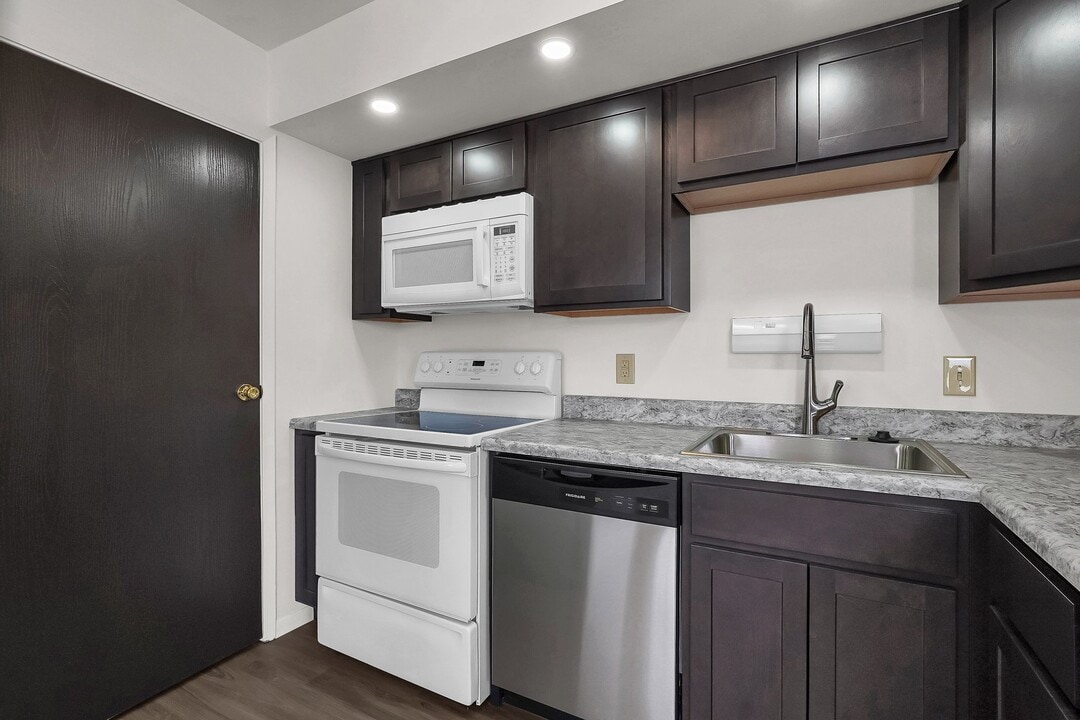 Hamilton Arms Apartments in Columbus, OH - Building Photo