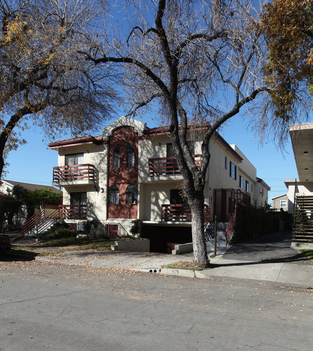 163 W Ash Ave in Burbank, CA - Foto de edificio