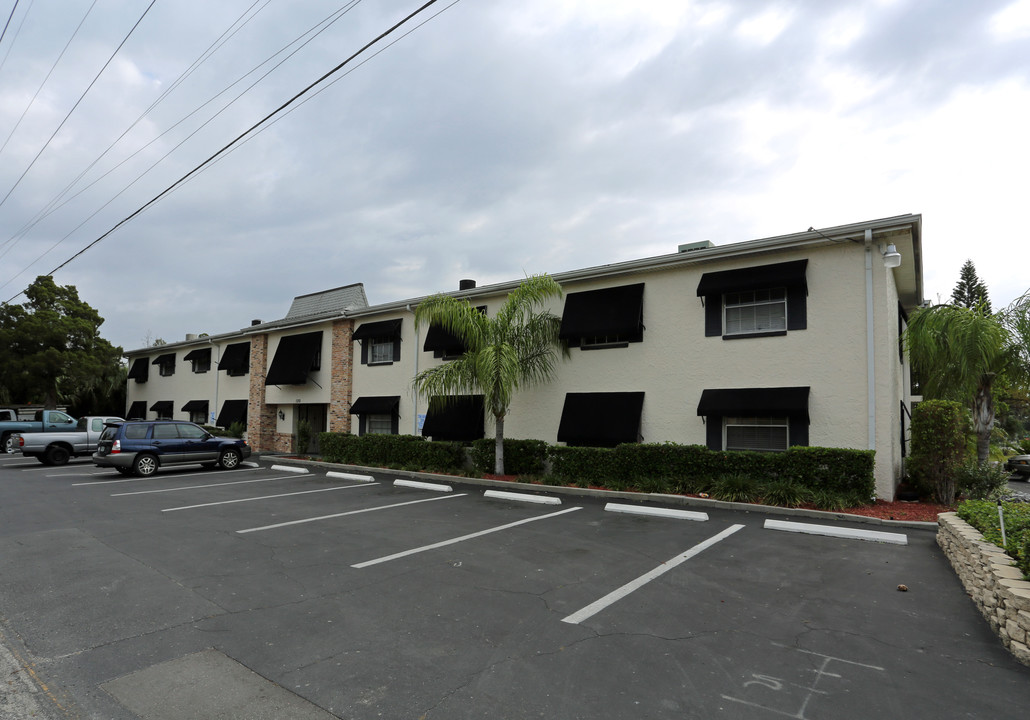 Kingston Court Apartments in Tampa, FL - Building Photo