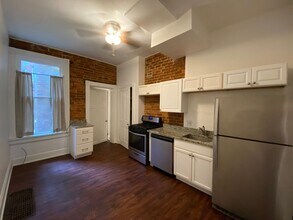 56 W McMillan St in Cincinnati, OH - Building Photo - Building Photo