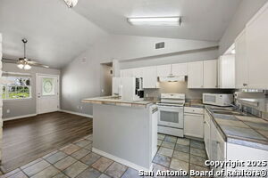 128 Riverview Rd in McQueeney, TX - Building Photo - Building Photo