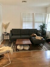 1115 Neola St in Los Angeles, CA - Foto de edificio - Building Photo