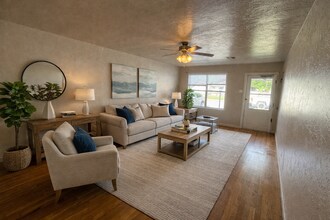 1012 S Ellison Ave in El Reno, OK - Building Photo - Building Photo