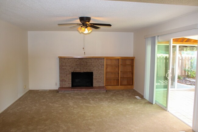 3077 Nord Ave in Chico, CA - Building Photo - Building Photo
