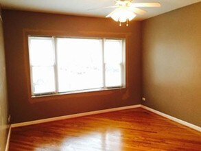 5054 W Altgeld St, Unit 2 in Chicago, IL - Building Photo - Building Photo