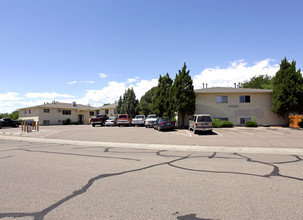 Red Creek Apartments in Pueblo, CO - Building Photo - Building Photo