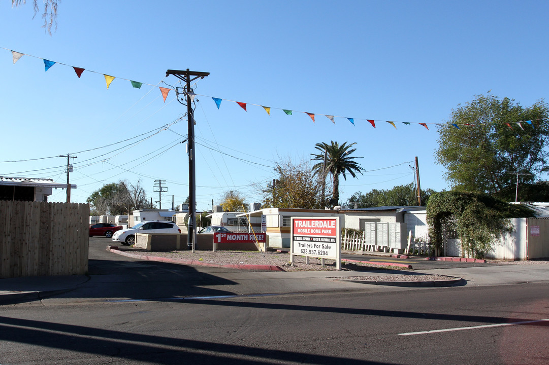 Trailerdale in Glendale, AZ - Building Photo