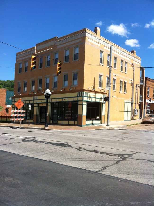 649 Midland Ave in Midland, PA - Foto de edificio - Building Photo