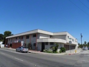 1317 E Alondra Blvd in Compton, CA - Building Photo - Building Photo