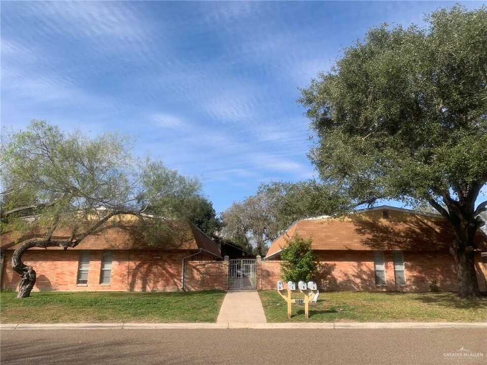 2015 Joy St in Edinburg, TX - Building Photo