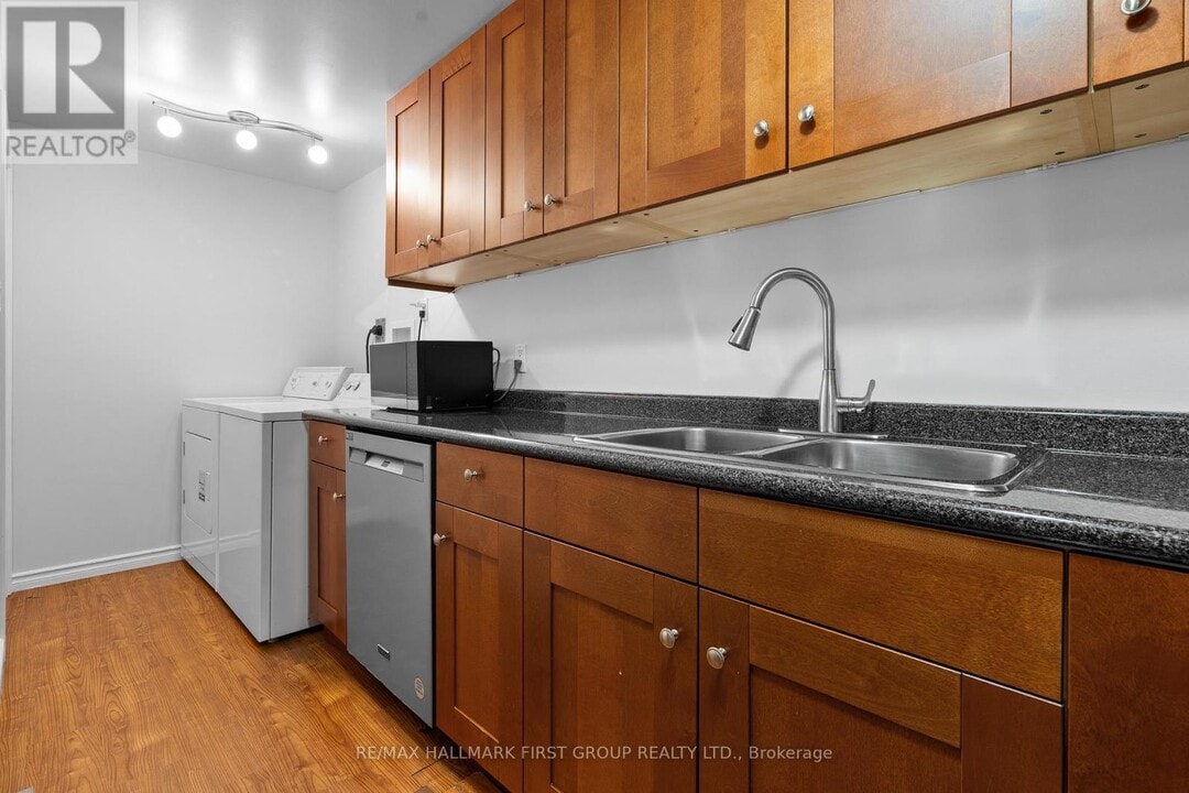 23 Elephant Hill Dr in Bowmanville, ON - Building Photo